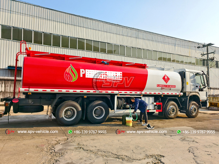 Sinotruk 8x4 Fuel Hauling Truck (30,000 Litres) - Rear Right Side